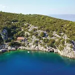 Amazing In Zastrazisce Сasa de vacaciones Selca kod Bogomolja